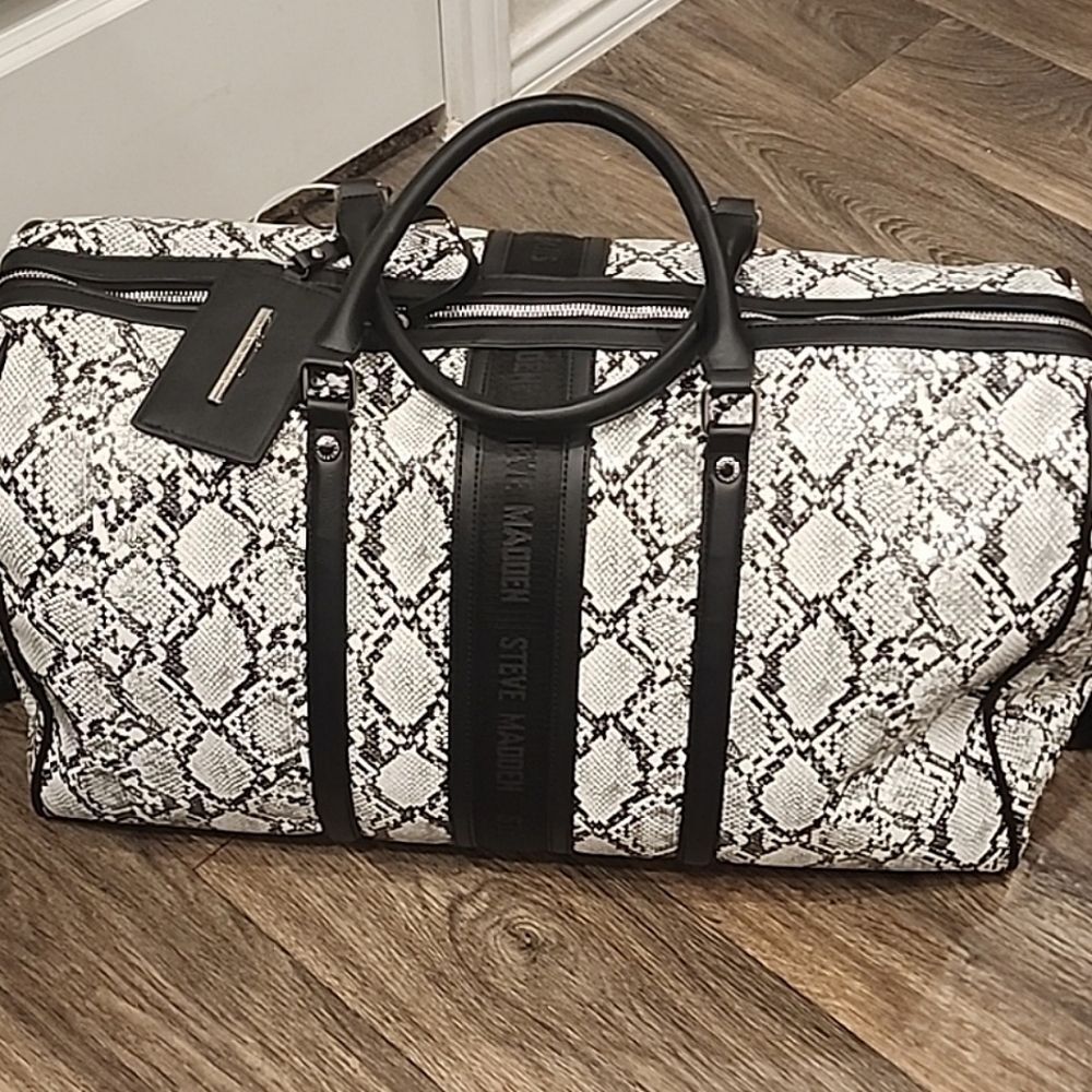 Steve Madden BSpeedys Snake Print Travel Duffel Bag - Picture 9 of 10